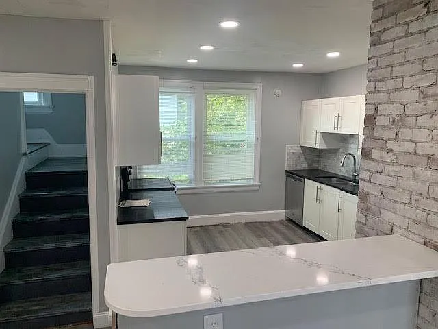 4 bed, 2700 sqft, $2,750 — Photo 3