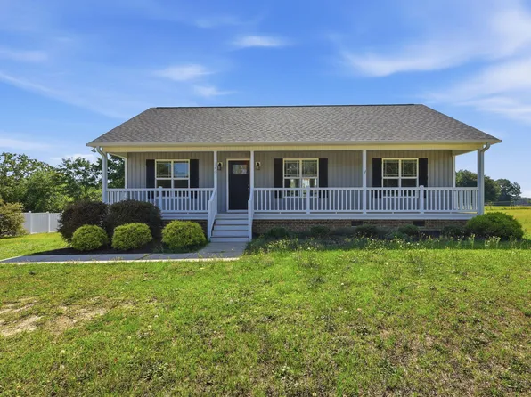 140 Trail Ridge Dr, Benson, NC 27504