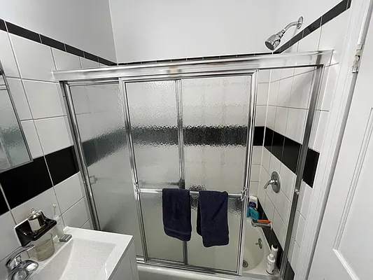 Rented by Buchbinder & Warren | media 10