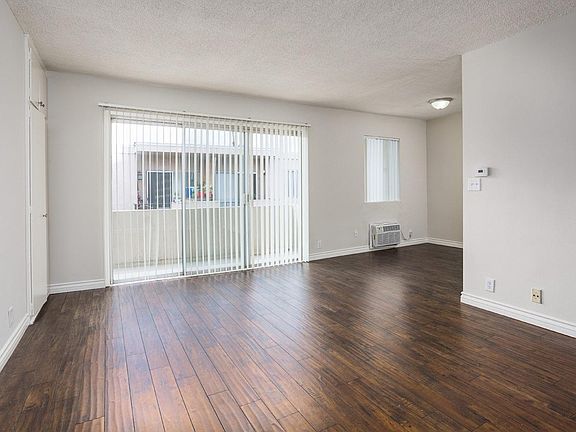 3rd image of 5926 Woodman Ave APT 7