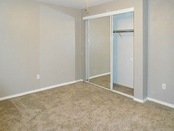 4th image of 14301 NE 15th Cir