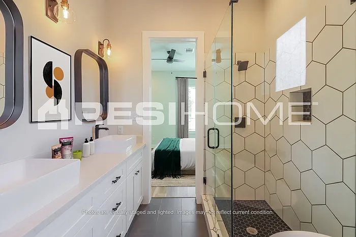 5722 Beall St #C — Photo 14