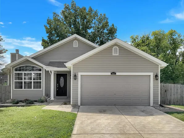 5027 Brittany Downs Dr, Saint Charles, MO 63304