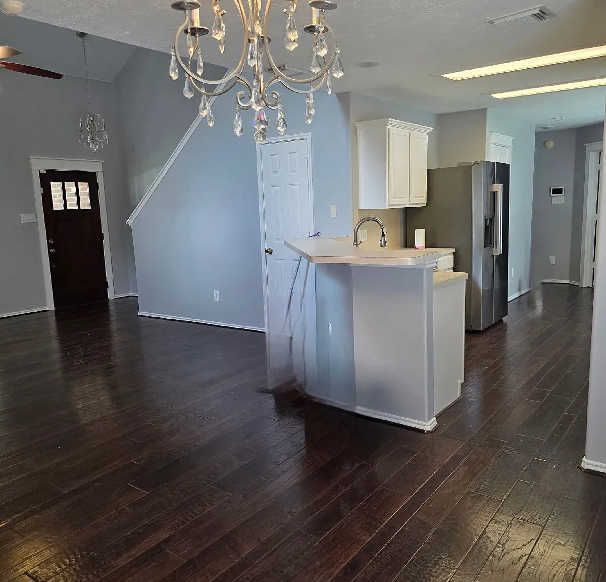 3 bed, 2.5 bath, $2,400 — Photo 2
