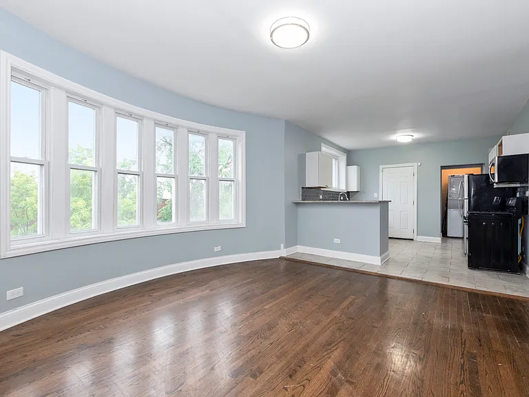 8101 S Throop St #3 — Photo 8