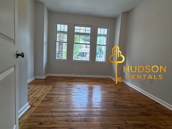 3rd image of 76 Wade St Floor 2