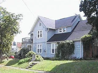 228 Barrett Ave photo 1