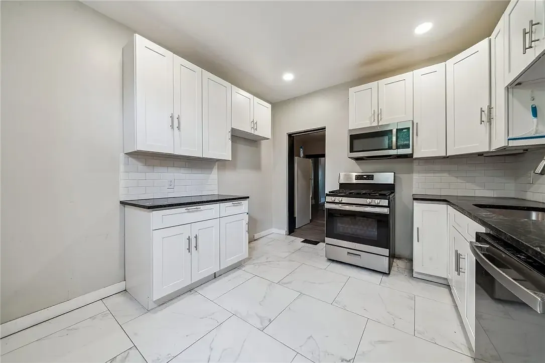 4 bed, 1625 sqft, $699 — Photo 4