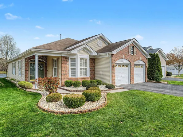 102 Oxford Ct, Galloway, NJ 08205