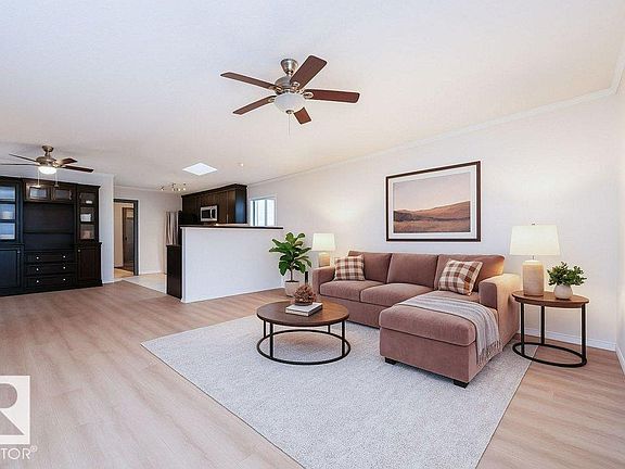 2nd image of 1506 Lakeview Rd