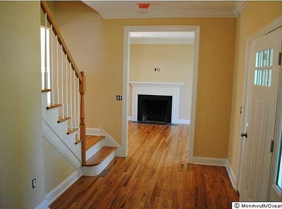 5th image of 242 Beechwood Dr