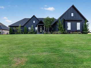 53 N Oaks Rd, Harrah, OK 73045