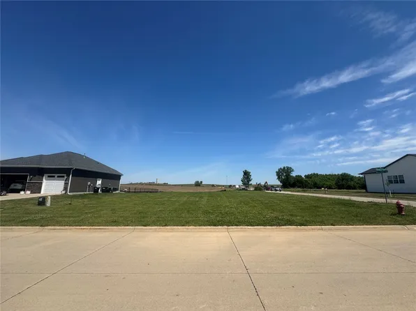 3370 Stanley Cup Dr, Marion, IA 52302