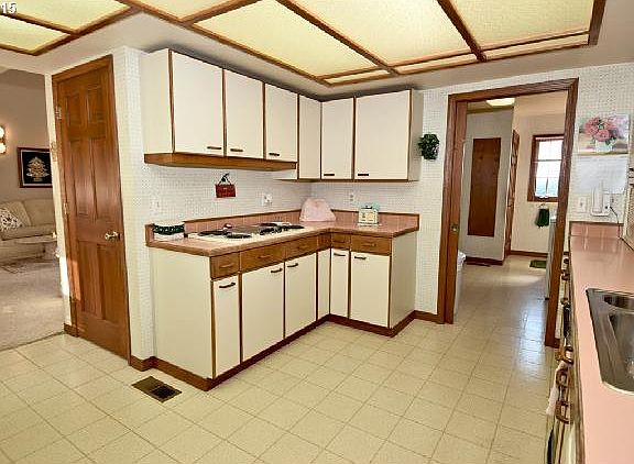 5th image of 10400 NW Alphorn Ln