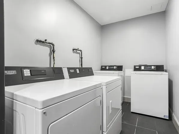 1896 De Kalb Avenue image 12 of 14