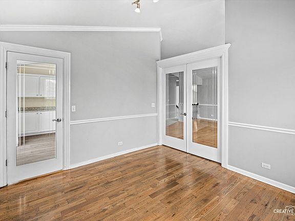 5th image of 3292 Bromley Ln