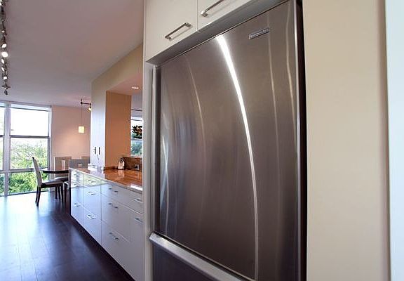 Stainless steel appliances included