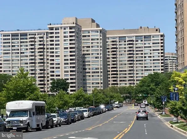 4515 Willard Ave APT 1502S, Chevy Chase, MD 20815