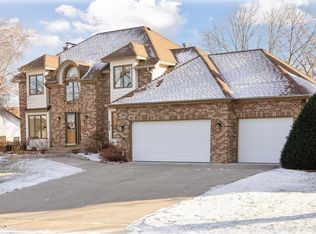 8588 Shadow Creek Dr, Maple Grove, MN 55311