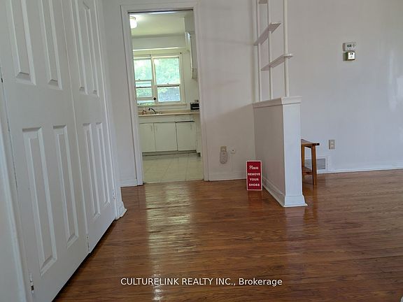 4th image of 998 Willowdale Ave