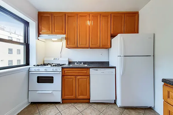 Rented by Revona Properties | media 29