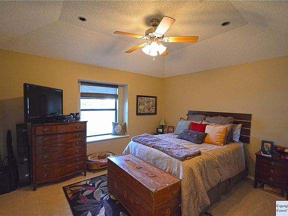 4th image of 320 Cardinal Dr