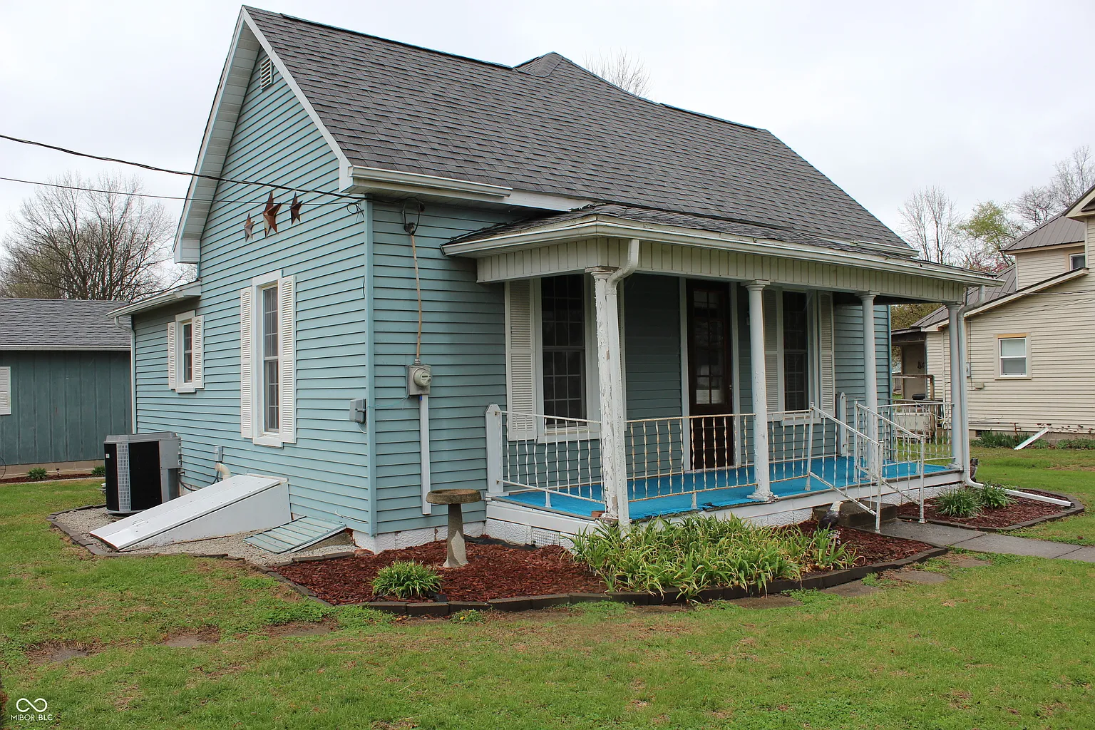 364 S Main St photo 1