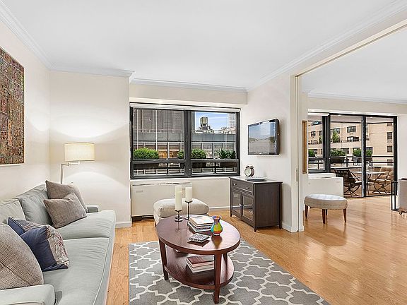 4th image of 240 E 47th St APT 13C