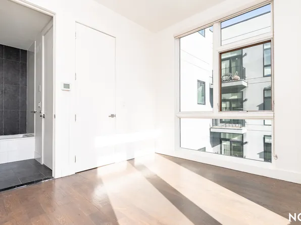 530 Midwood Street image 11 of 13