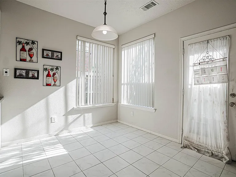 3706 Heritage Colony Dr — Photo 12