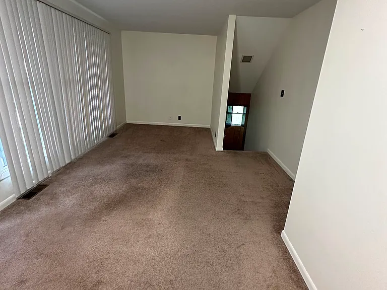 6500 Giant City Rd #B — Photo 3