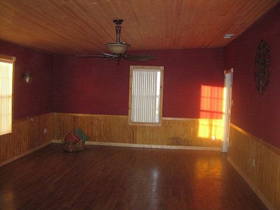 5th image of 7742 Powell Ln