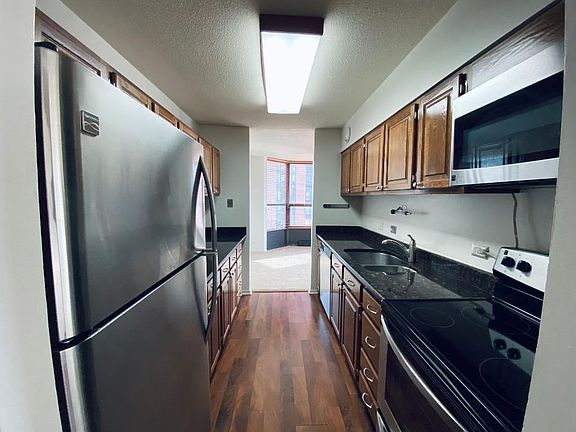 2nd image of 899 S Plymouth Ct APT 1004