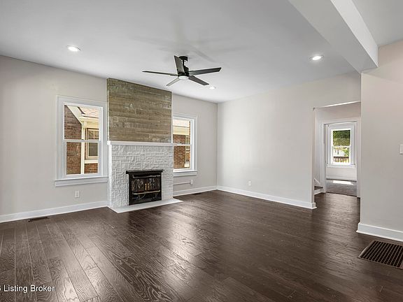 4th image of 728 S 39th St