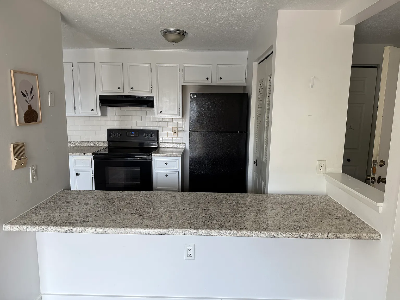 2 bed, 920 sqft, $1,200 — Photo 2
