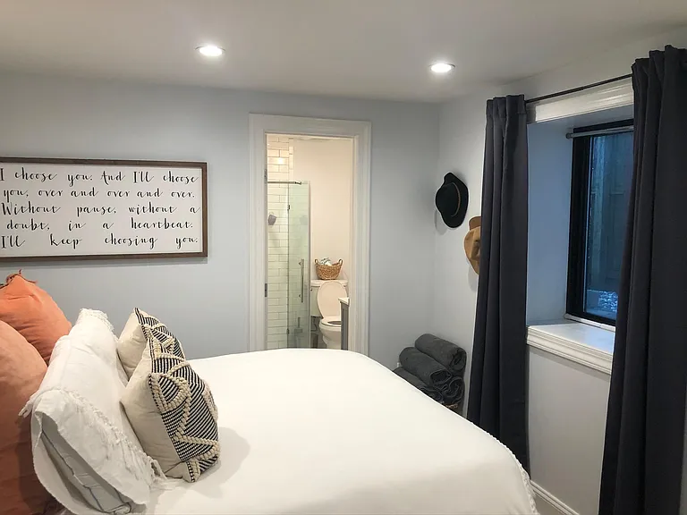 1322 G St NE #B — Photo 9