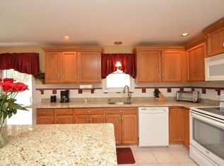 80 W Lake Dr, Taunton, MA 02780