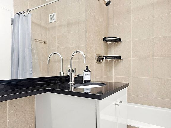 5th image of 60 E 55th St APT 20B