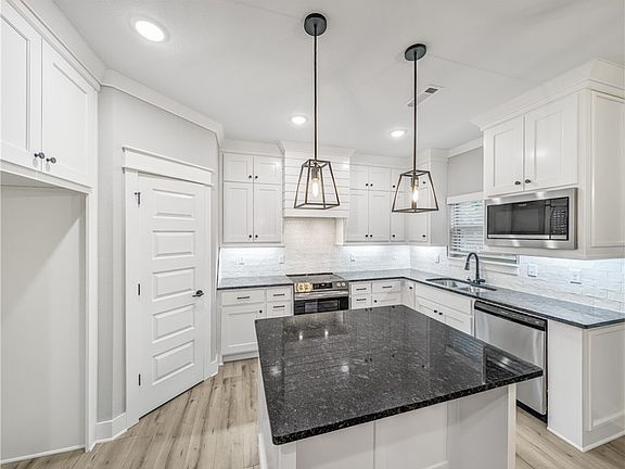 3rd image of 45 Clevelys Ln