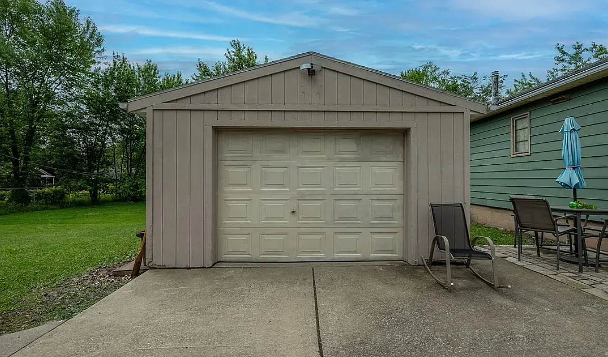 2 bed, 1000 sqft, $1,295 — Photo 3