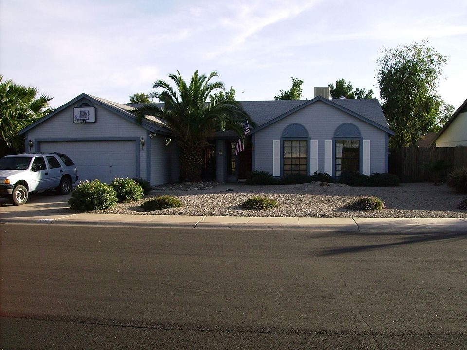 Easy maintenance Front yard