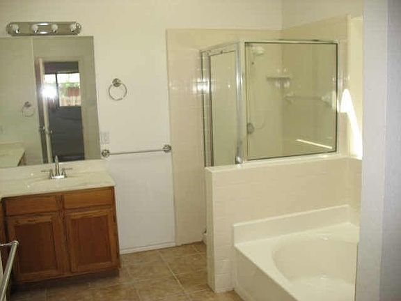 4th image of 5620 Cancun Dr