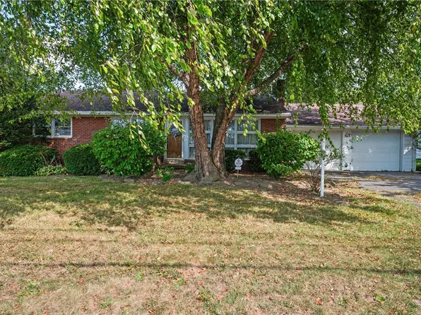 39 S Buhl Farm Dr, Hermitage, PA 16148