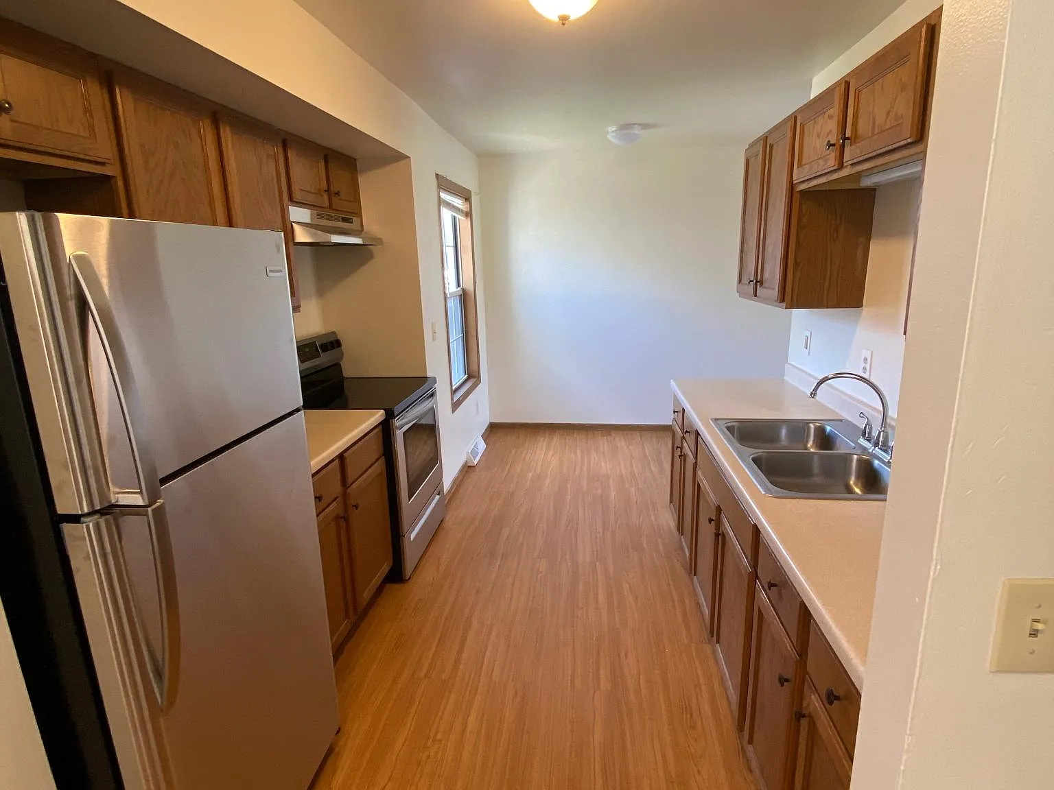 3 bed, 1.5 bath, 1200 sqft, $1,795 — Photo 4