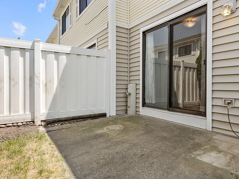 740 Lakeview Pt — Photo 24