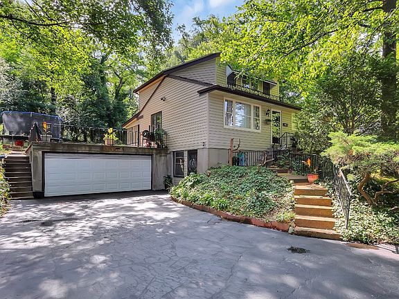 3rd image of 1019 Robert Ave