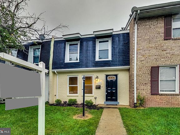 5th image of 132 W Concord Ct