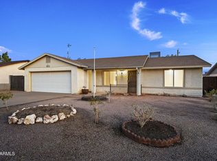 573 E LINDA Avenue, Apache Junction, AZ 85119