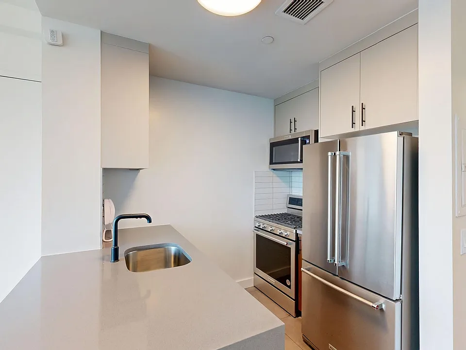 801 Amsterdam Ave #15I