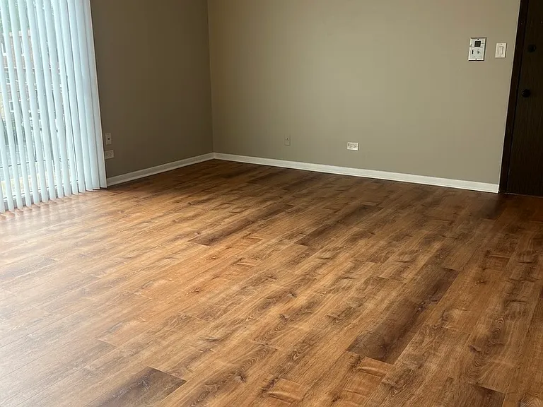 10707 S Keating Ave #3B — Photo 2